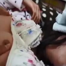 【ロリレイプ動画】変態兄が睡眠薬で完全に眠っている妹たちの幼い体を個人撮影しながら堪能する